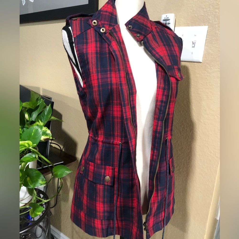 Blu pepper plaid Womens Lumberjack Cargo Vest Size small -b2
